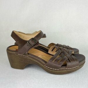 Clarks Unstructured Sandals Women’s 9W Brown Leather Strappy Weave Clog Sandal